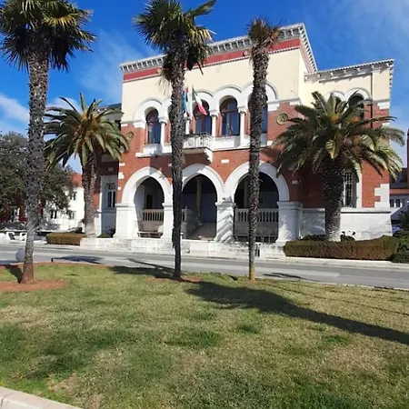 Midsomer Apartament